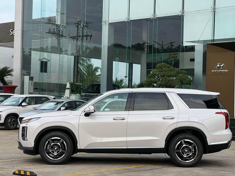 Tin tức giá xe: Hyundai Palisade giảm tới 120 triệu tại đại lý, rẻ hơn Santa Fe hybrid- Ảnh 4.