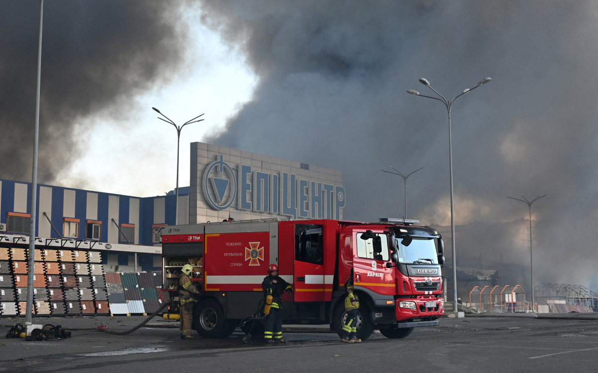 Ukraine thiếu đạn dược vì châu Âu đang thiếu... thuốc nổ- Ảnh 4. Tổng thống Zelensky nói Nga lập nhóm quân khác gần phía bắc Ukraine