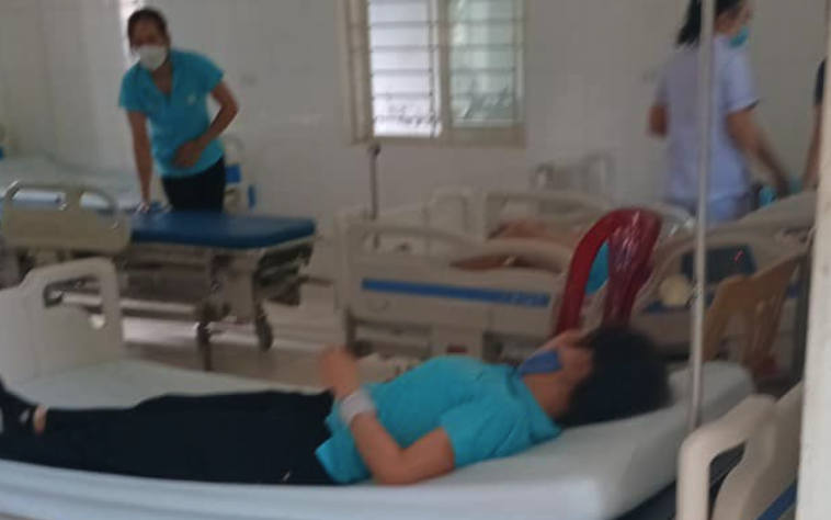 Vụ hơn 70 công nhân ngộ độc: Bếp ăn không đảm bảo vệ sinh- Ảnh 3. Hơn 70 công nhân đau bụng, nôn mửa sau giờ ăn trưa