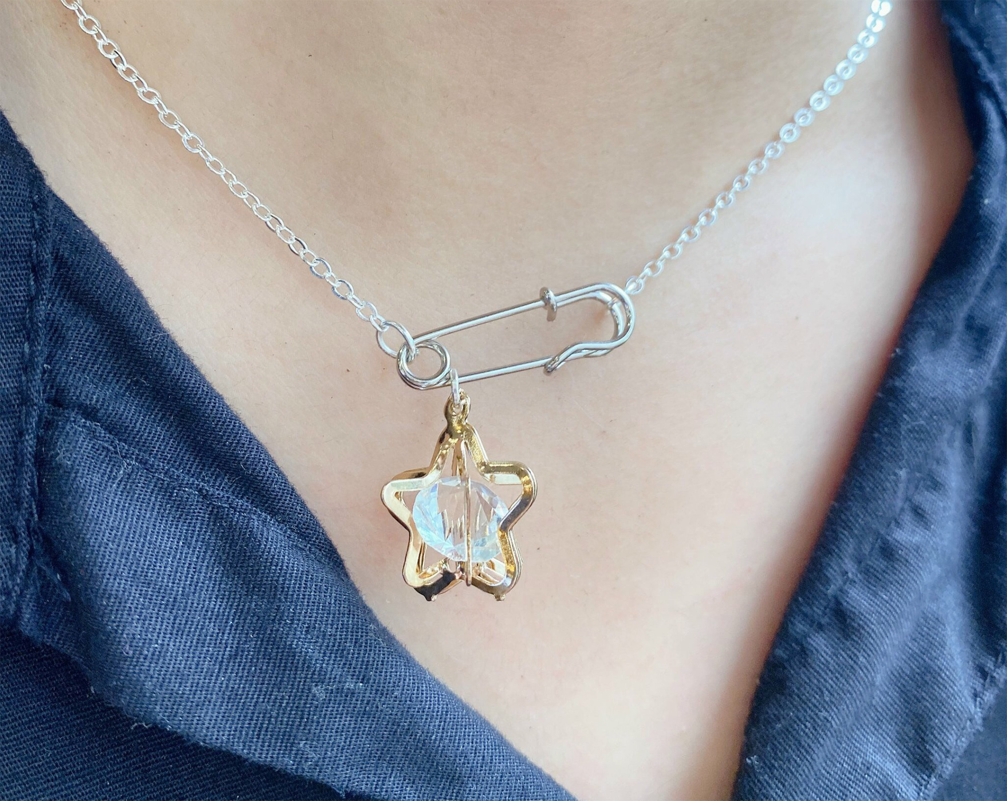 Safety pin - không chỉ là phụ kiện làm đẹp