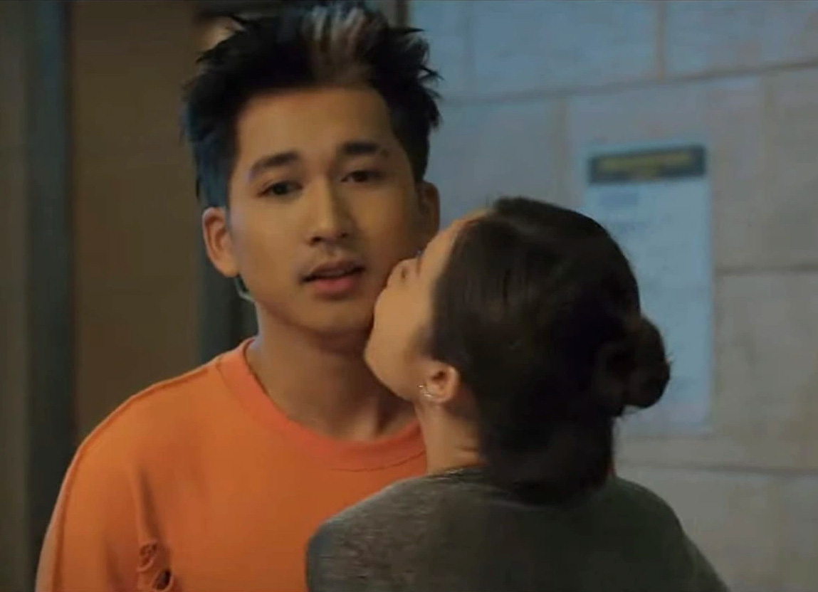 Kiên Trần (trái) lần đầu có vai diễn chính trong phim - Ảnh: ĐPCC Kiên Trần (trái) lần đầu có vai diễn chính trong phim - Ảnh: ĐPCC