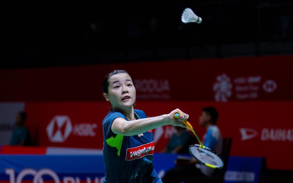 Thua chóng vánh, Thùy Linh lại bị loại từ vòng 1 Indonesia Open- Ảnh 3. Thua thần đồng 17 tuổi, Thùy Linh sớm dừng bước tại Singapore Open