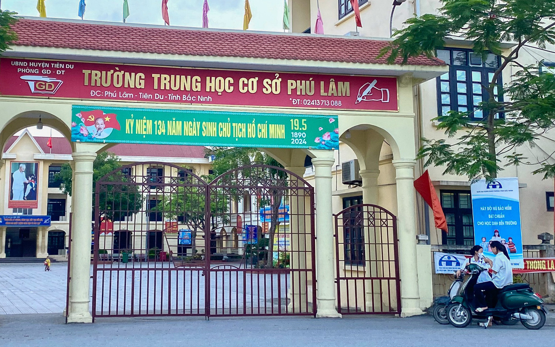 Phụ huynh tố trường cho con ký nhận nhưng không phát tiền thưởng, sự việc ra sao?- Ảnh 2. Phụ huynh tố trường cho con ký nhận nhưng không phát tiền thưởng, hiệu trưởng nói gì?