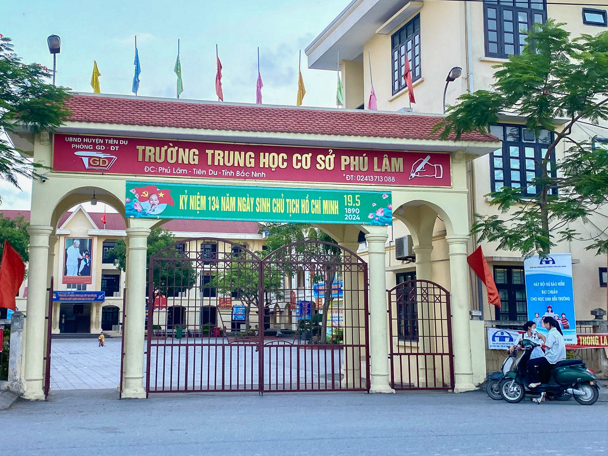 Phụ huynh tố trường cho con ký nhận nhưng không phát tiền thưởng, hiệu ...