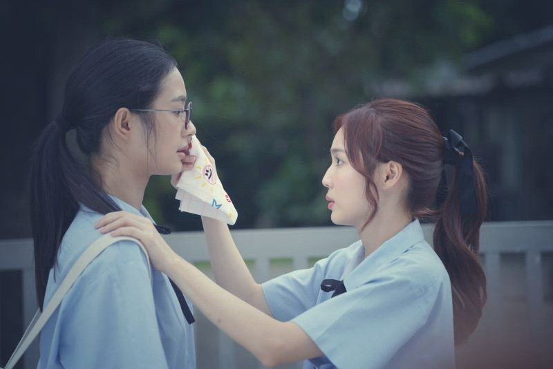 The love story of two female students in 23.5 degrees of tilt: Like the Earth looking at the Sun - Photo 1. Cảnh phim 23,5 độ nghiêng