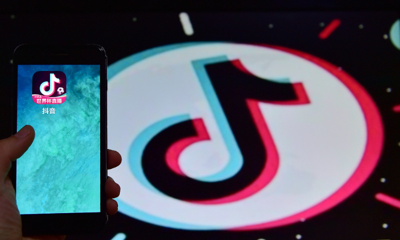 បណ្ដាញសង្គមជាច្រើននៅក្នុងប្រទេសចិនកំពុងចាត់វិធានការទប់ស្កាត់ខ្លឹមសារពុល និងនិន្នាការ - រូបថត៖ VCG Nhiều mạng xã hội ở Trung Quốc đang có những biện pháp ngăn chặn những nội dung, trào lưu độc hại - Ảnh: VCG