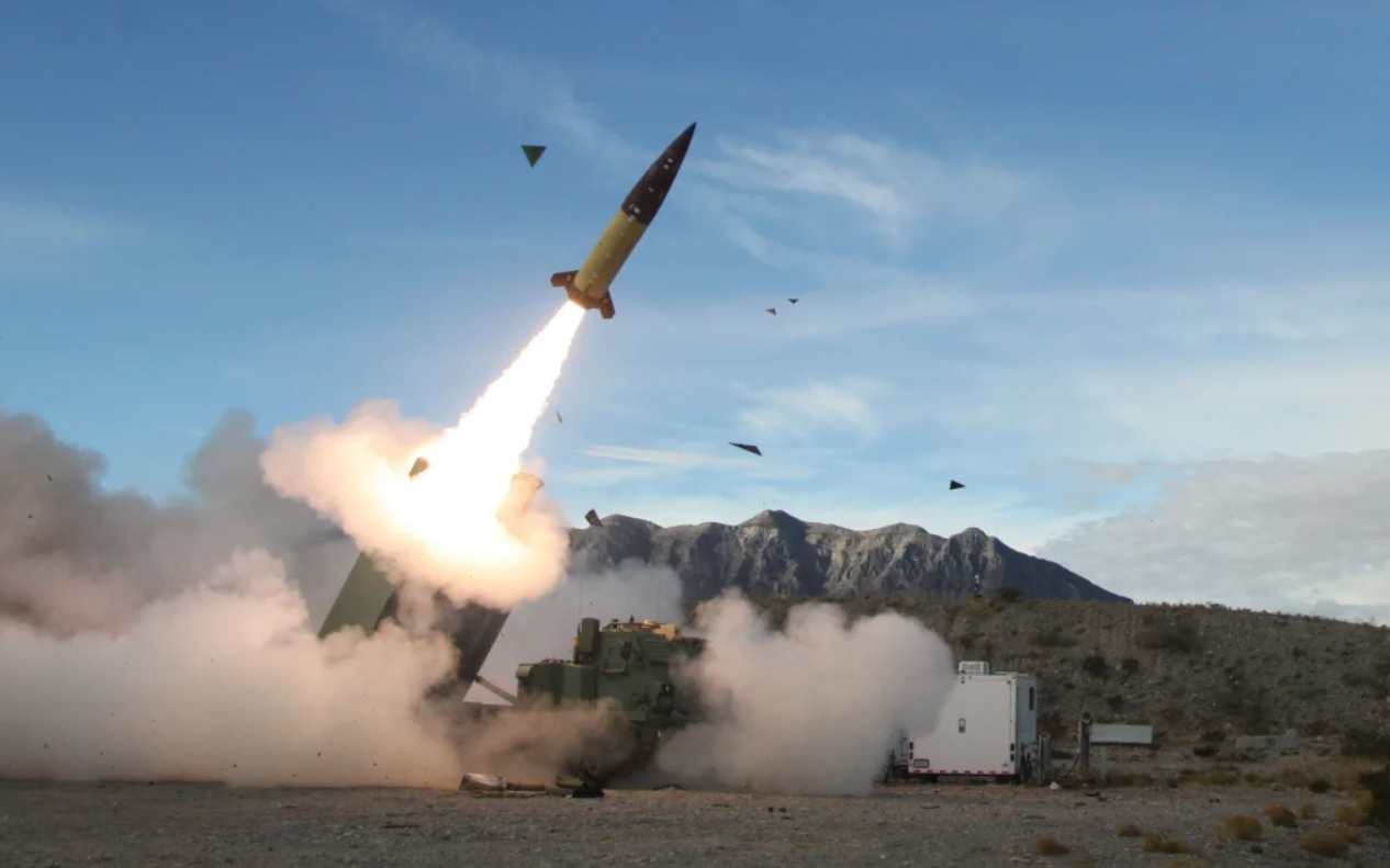Ukraine nã loạt tên lửa HIMARS vào lãnh thổ Nga- Ảnh 2. Mỹ, Đức cho phép Ukraine dùng vũ khí được cấp để tấn công Nga
