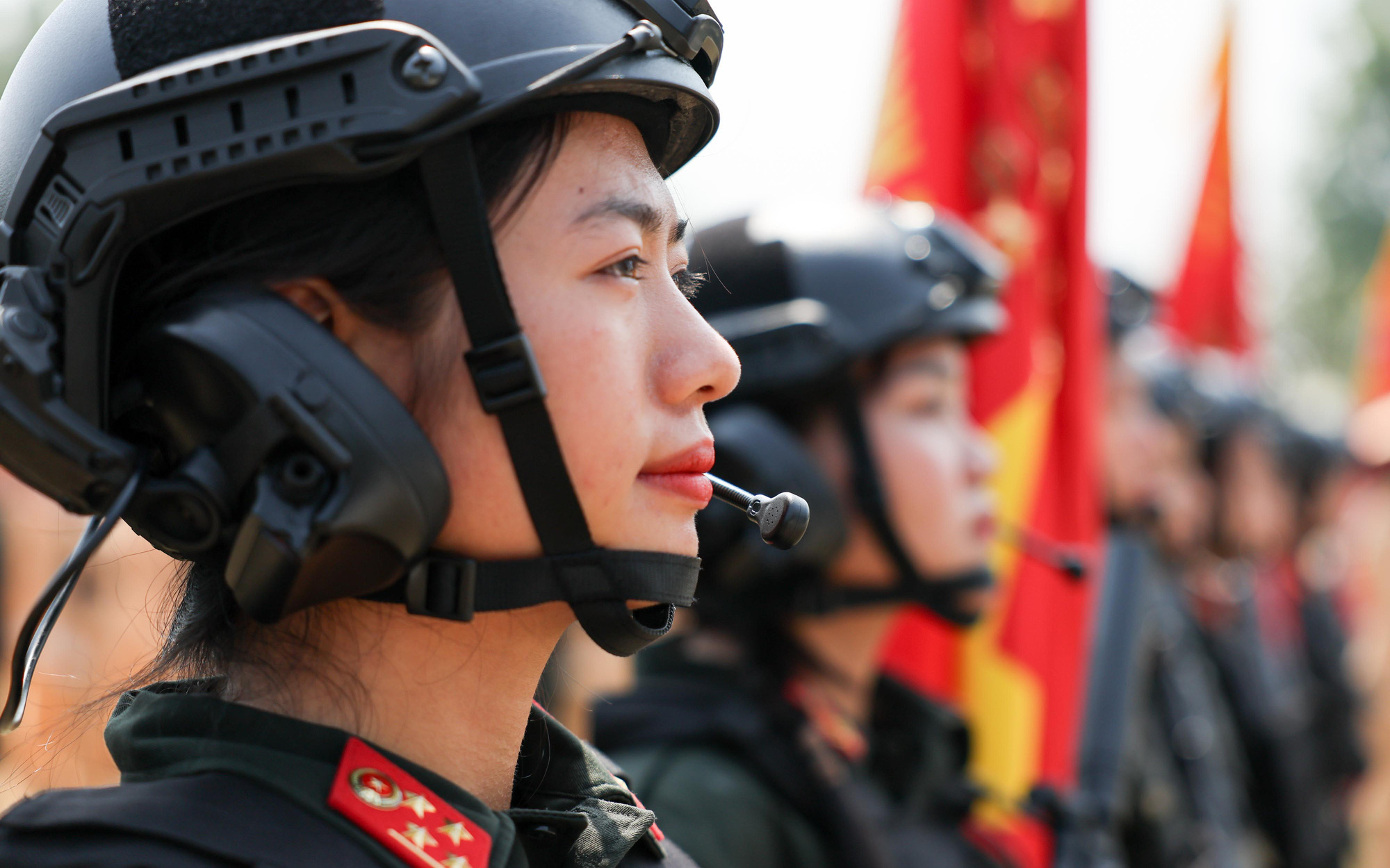 Ấn tượng ô tô điện mui trần tại lễ diễu binh, diễu hành 70 năm Chiến thắng Điện Biên Phủ- Ảnh 10. Ngắm những ‘bóng hồng’ tập luyện cho Lễ diễu binh, diễu hành kỷ niệm 70 năm chiến thắng Điện Biên Phủ