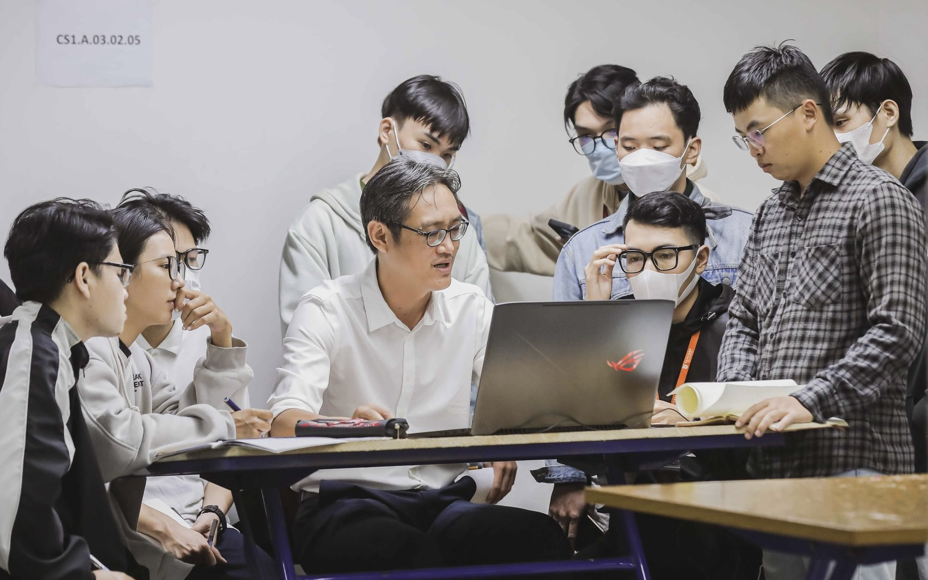 Vừa giảng viên vừa là doanh nhân: Có thể sắm tốt hai vai?- Ảnh 2. Giảng viên lý thuyết 'chê' giảng viên dạy thực chiến