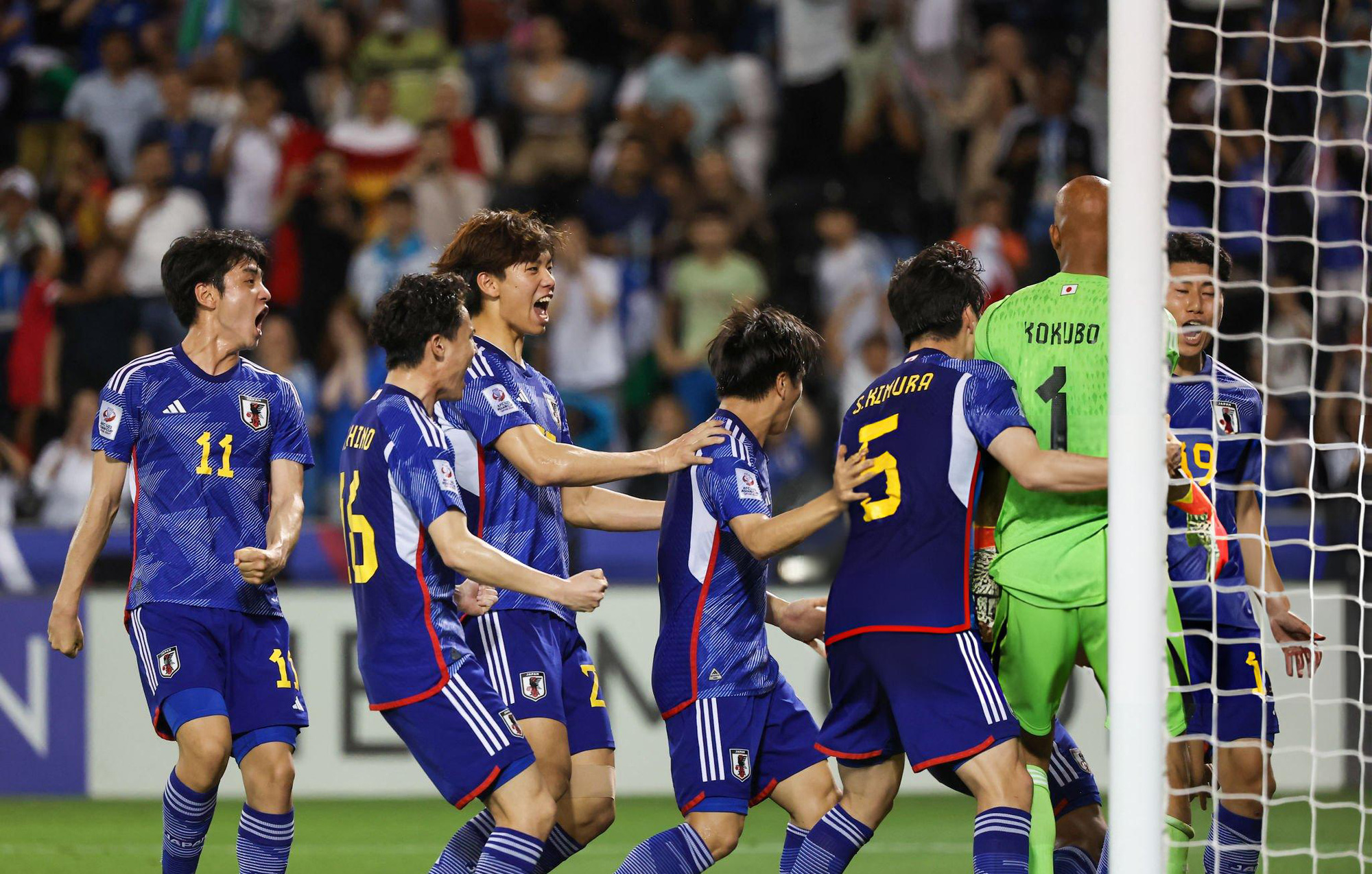 U23日本代表ゴールキーパーがロスタイムにPKを決めて試合を救った - 写真：AFP