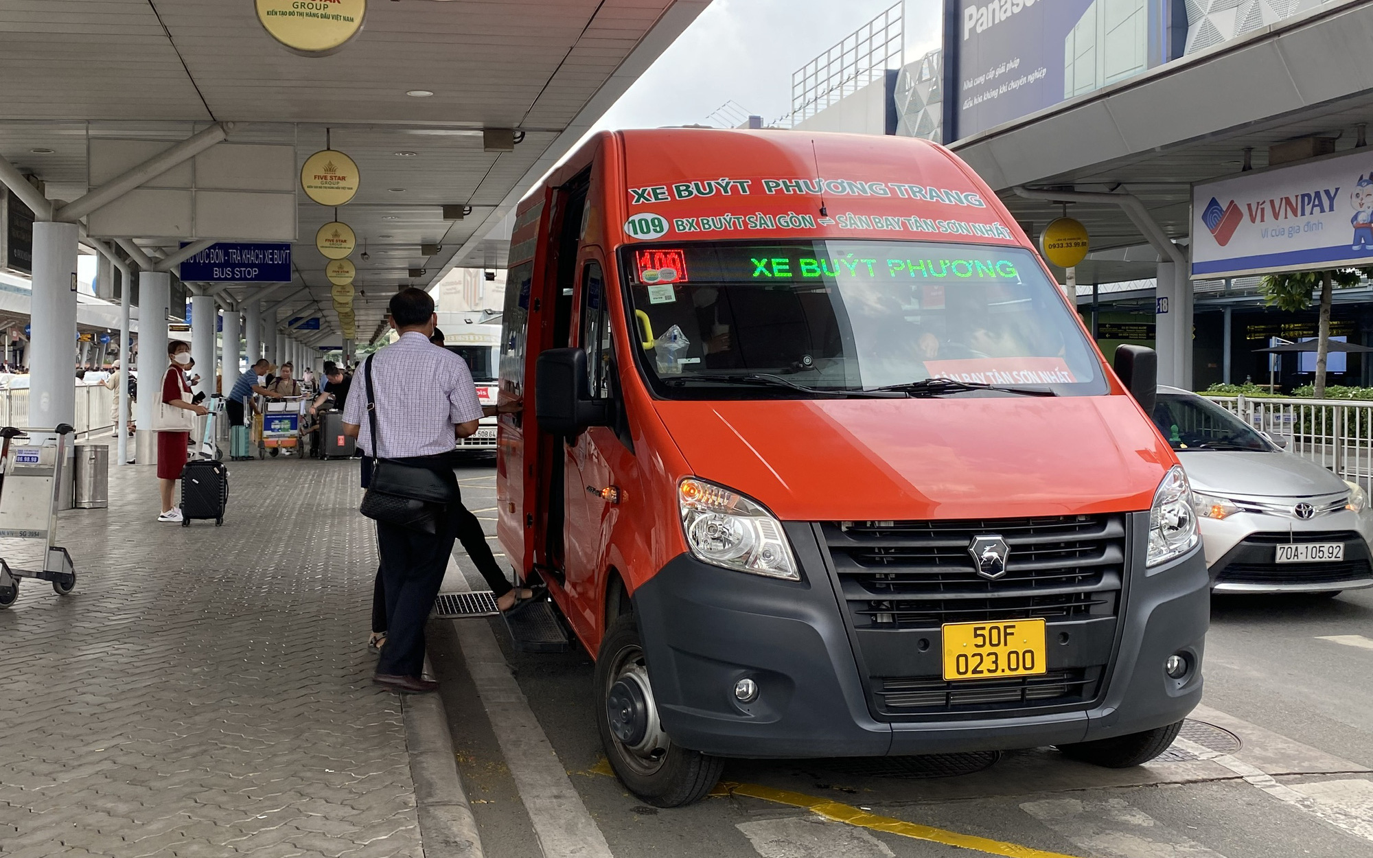 Tin tức sáng 6-5: Đại hạ giá khoản nợ trăm tỉ của 'đại gia' năng lượng- Ảnh 11. Tin tức sáng 5-5: Loạt cổ phiếu tăng