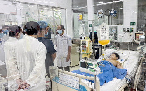 Chưa tìm được tác nhân gây bệnh vụ học sinh nghi ngộ độc thực phẩm ở TP.HCM- Ảnh 2. Học sinh ở quận 4 và TP Thủ Đức, TP.HCM nghi bị ngộ độc, có trường cùng lúc 82 học sinh nghỉ học
