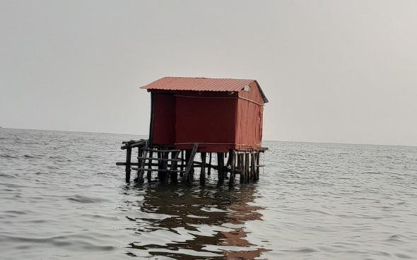 Ngư dân khốn khổ vì giang hồ