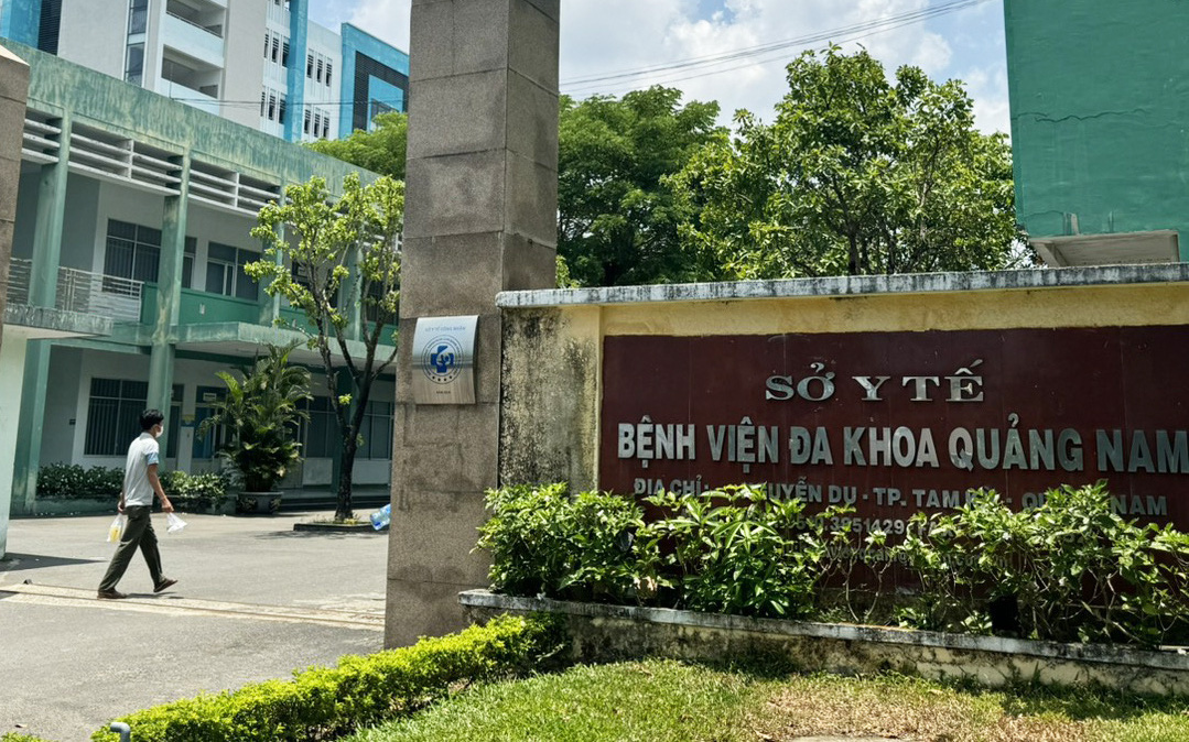 Đau bụng âm ỉ, bé gái 14 tuổi có ba khối u nang buồng trứng- Ảnh 2. Chẩn đoán u nang buồng trứng bên phải nhưng bóc u trái: Yêu cầu báo cáo, xử nghiêm vi phạm nếu có