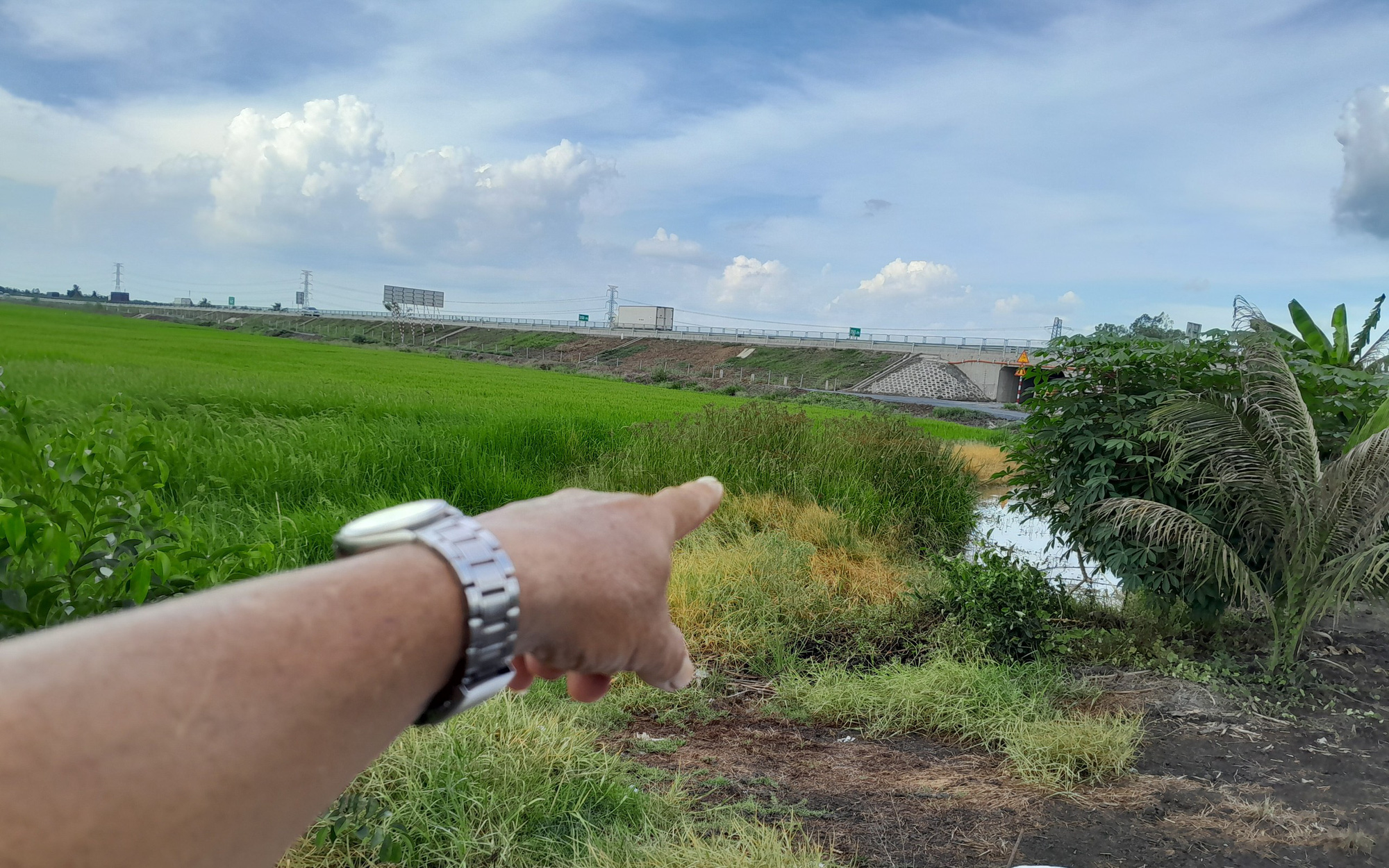 Mòn mỏi chờ tái định cư sau khi giao đất làm cao tốc - Ảnh 2.