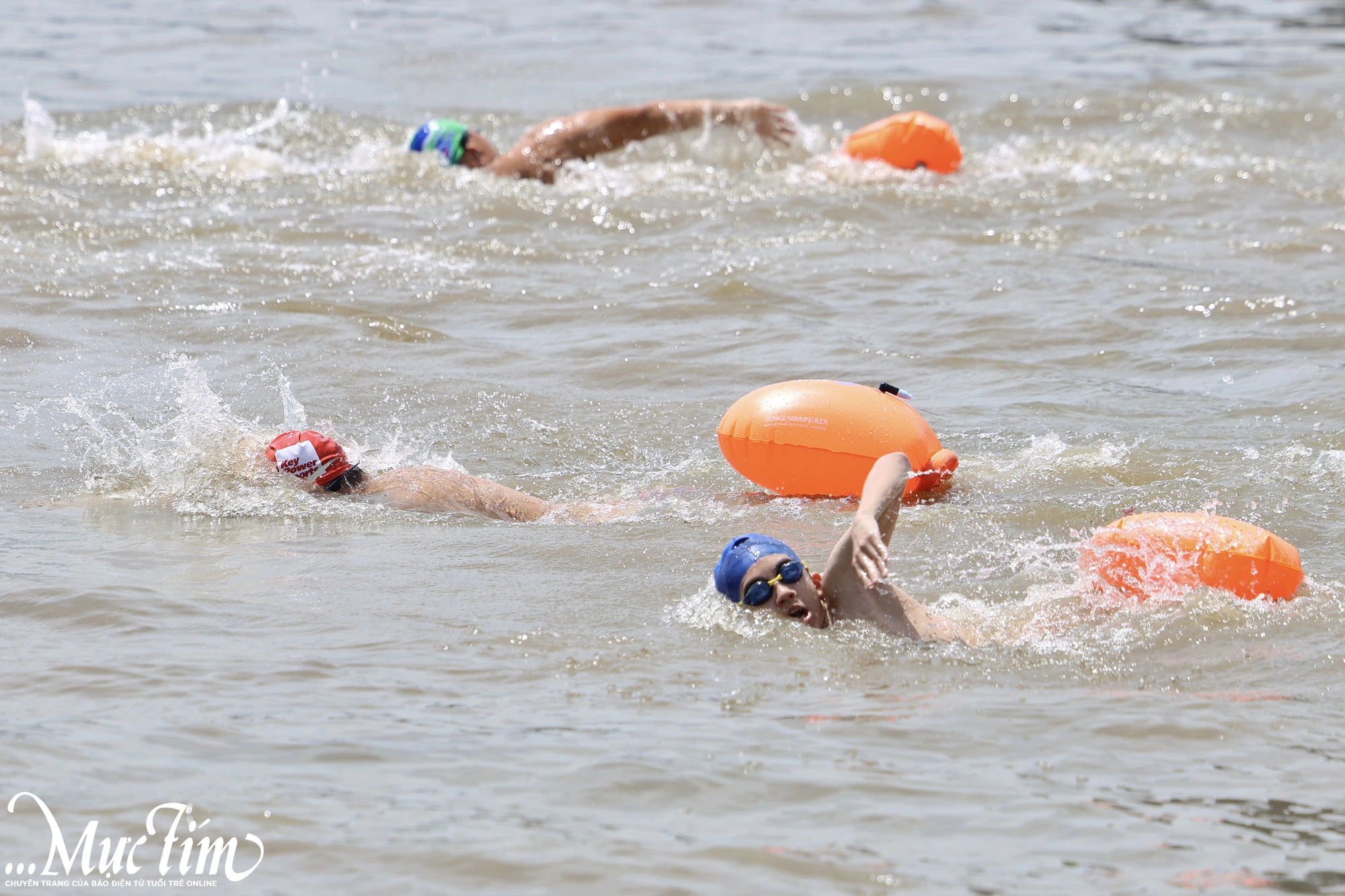 Lễ hội sông nước TP.HCM: Sôi nổi các hoạt động thể thao dưới nước- Ảnh 4.