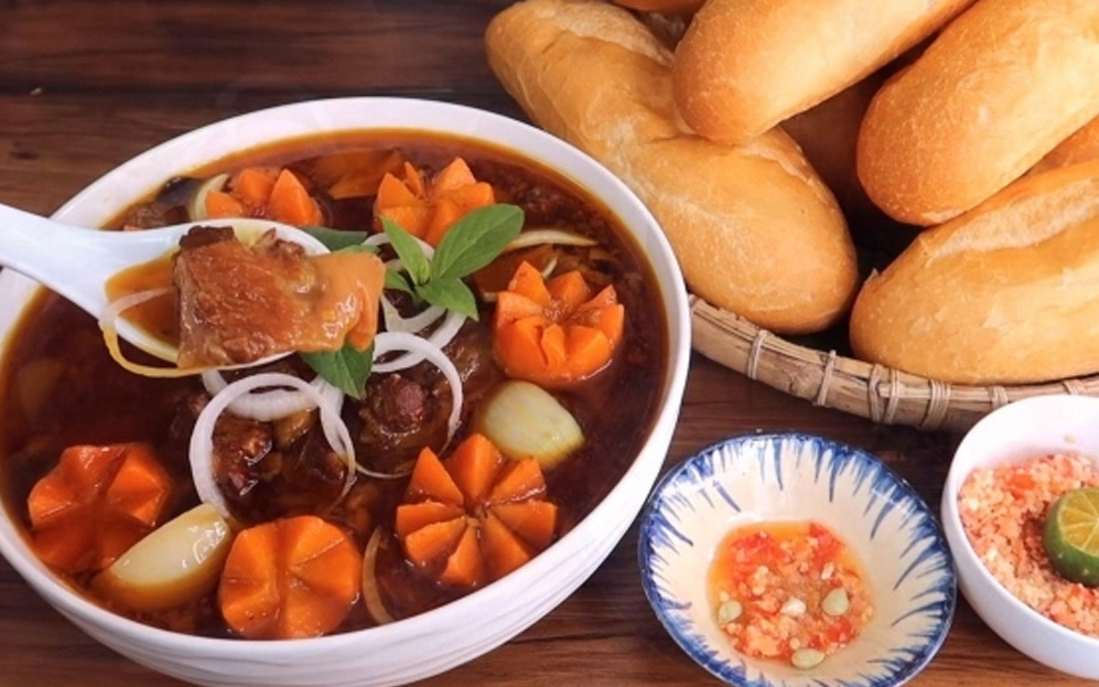 Bò kho, bún bò, cơm tấm top 100 món ăn sáng ngon nhất thế giới