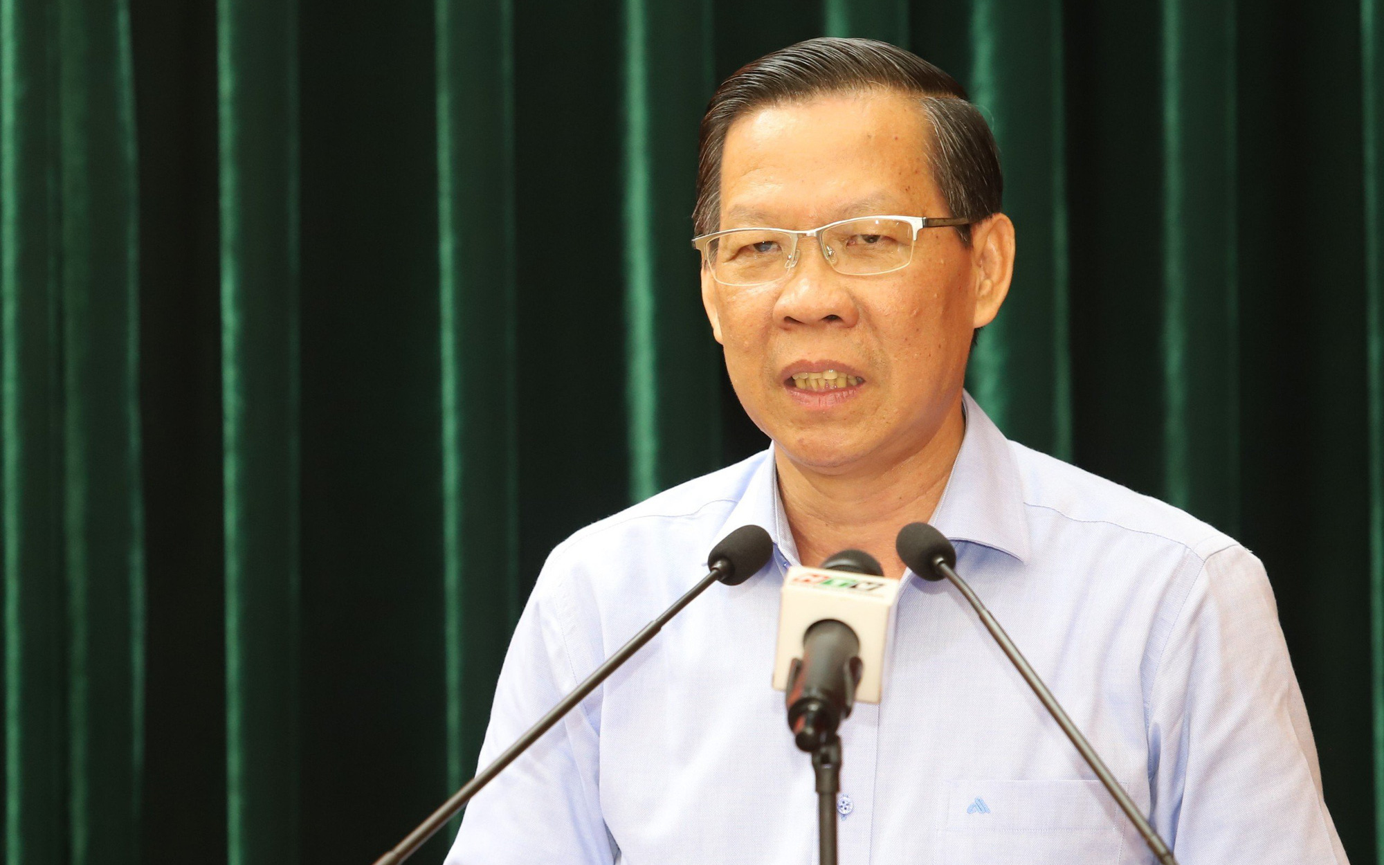 98 thủ tục trực tuyến nào tại TP.HCM sẽ được miễn phí?- Ảnh 2. Chủ tịch TP.HCM Phan Văn Mãi đề xuất sửa loạt vấn đề 'nóng' về dịch vụ công trực tuyến