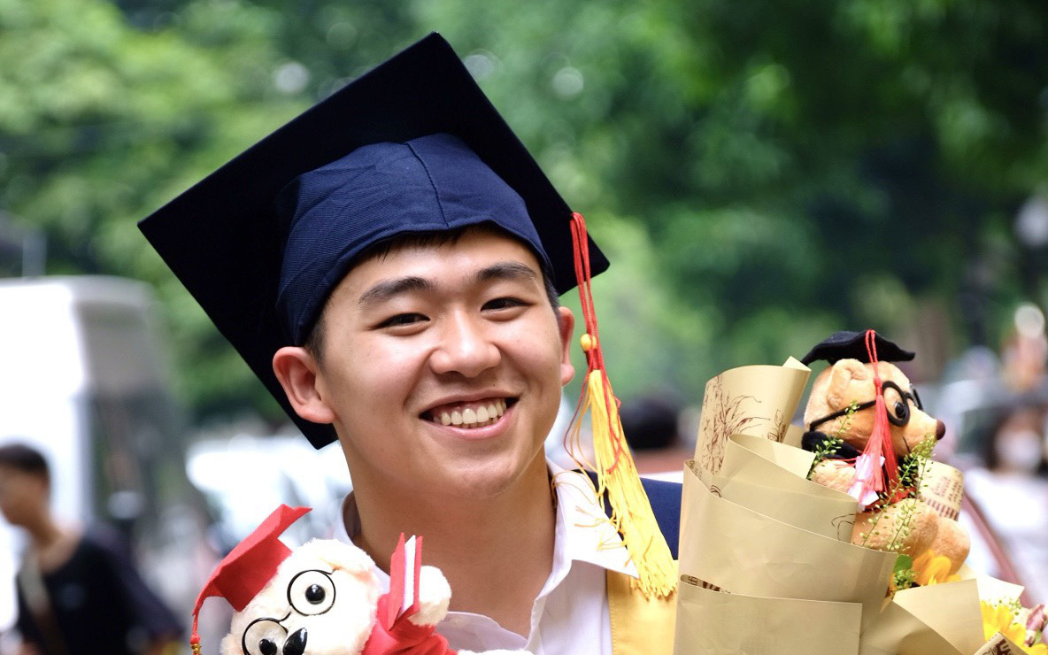 Dừng học làm thuê rồi tìm đường du học- Ảnh 2. Nam sinh chuyên văn