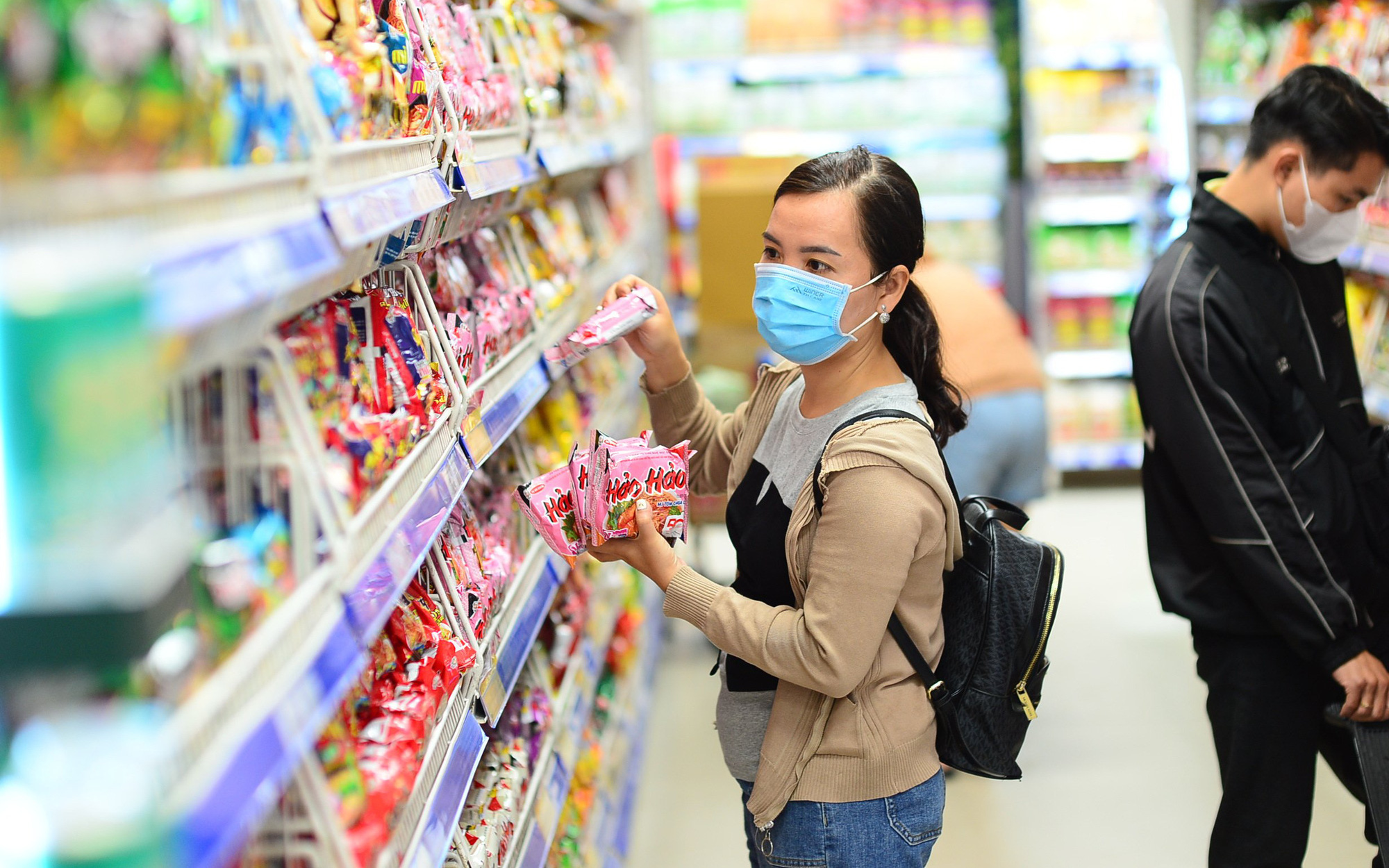 Phó chủ tịch UBND TP.HCM: Cần có giải pháp để kiểm soát tốt an toàn thực phẩm tại trường học, chợ...- Ảnh 2. Mì ăn liền Việt Nam chính thức ra khỏi danh sách kiểm soát an toàn thực phẩm của EU