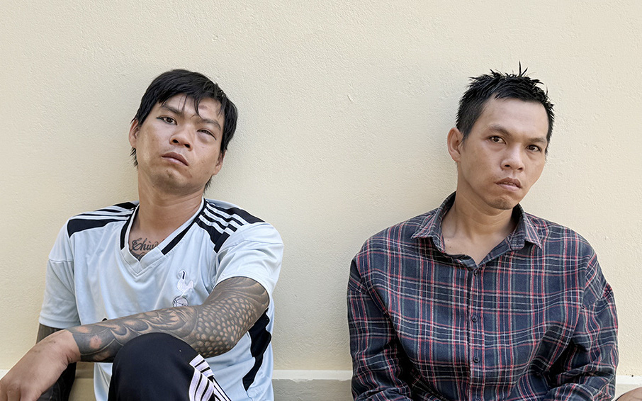 Đánh công an để giải vây cho đồng bọn bị truy nã- Ảnh 3. Bắt 2 tên cướp tàng trữ nhiều súng, bị truy nã đặc biệt