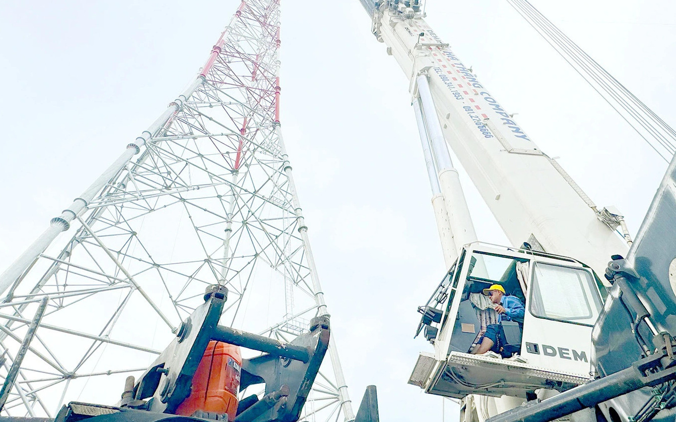 Thần tốc làm đường dây 500kV đưa điện ra Bắc - Kỳ cuối: Không để thiếu điện- Ảnh 5. Thần tốc làm đường dây 500kV đưa điện ra Bắc - Kỳ 5: Những cột chọc trời kéo điện qua sông