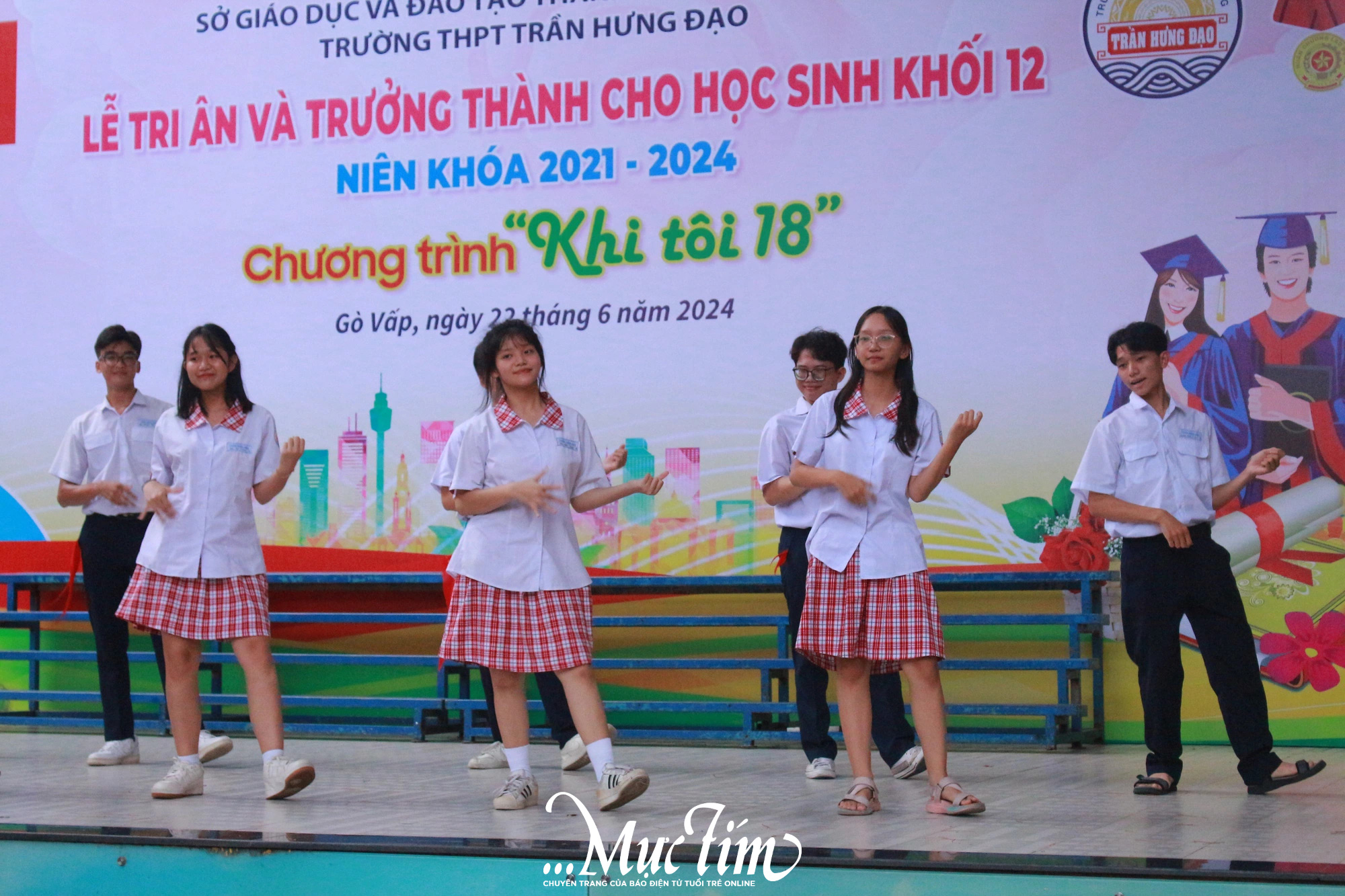 Ngày trưởng thành lung linh của teen Trường  THPT Trần Hưng Đạo- Ảnh 4.