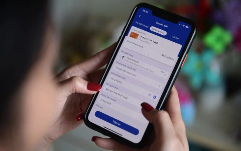 Khởi tố 10 người mua bán tài khoản ngân hàng của học sinh, sinh viên- Ảnh 2. Bị phạt tới 100 triệu đồng nếu cho thuê, cho mượn, mua bán tài khoản thanh toán