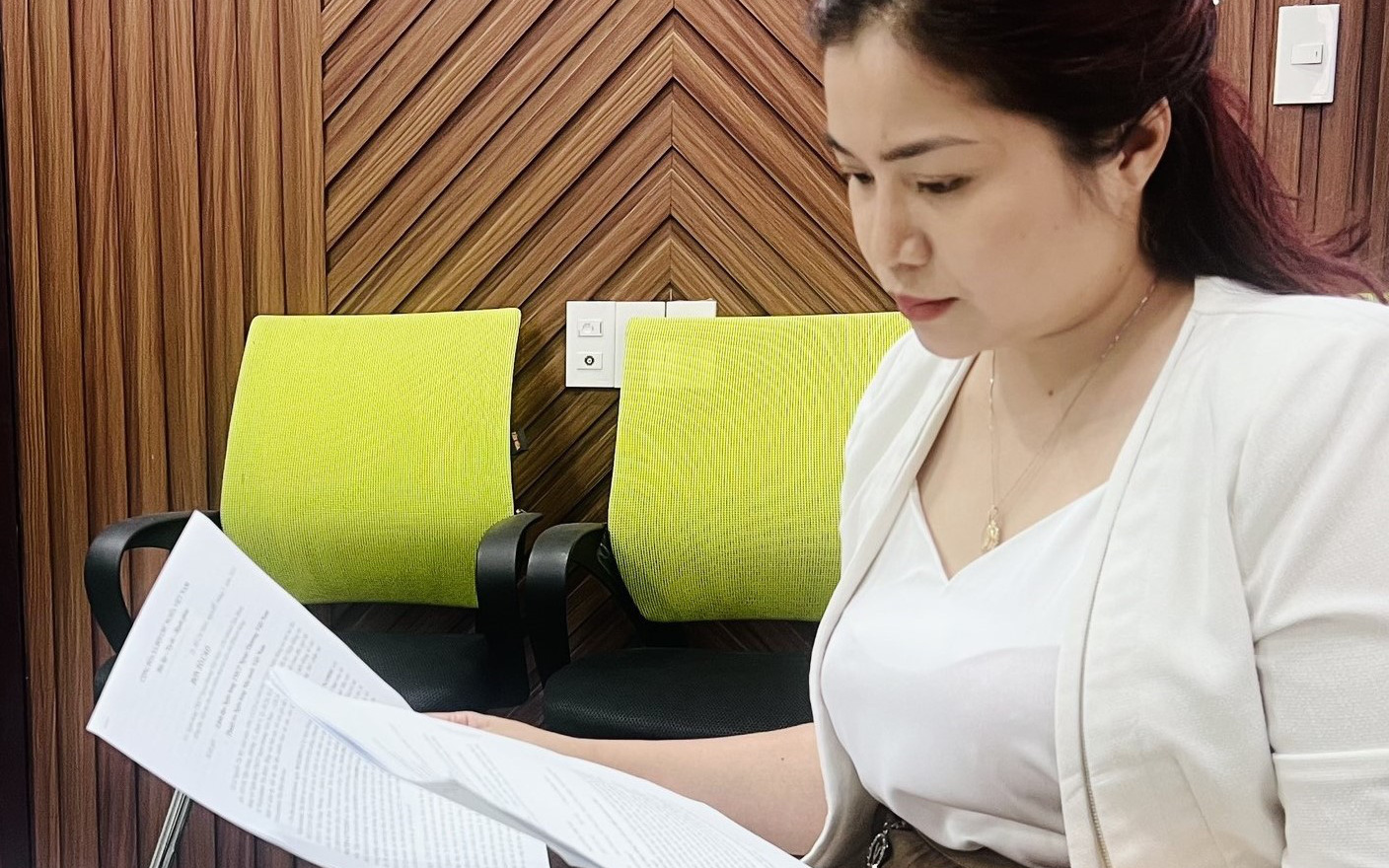 Vụ nhà đang thế chấp bỗng bị đặt cọc: Vietcombank Tân Bình và công chứng nói gì?- Ảnh 2. Bỗng dưng bị đặt cọc bán nhà, dù nhà đang thế chấp tại ngân hàng