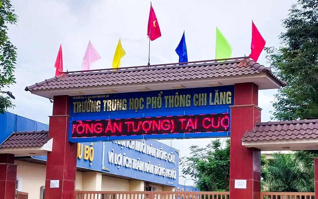 Không đủ căn cứ kết luận học sinh ngộ độc thực phẩm dù nhiễm E.coli?- Ảnh 2. 400 người ăn cơm tập thể tại trường, 19 học sinh nôn ói, đau bụng, sốt nhẹ
