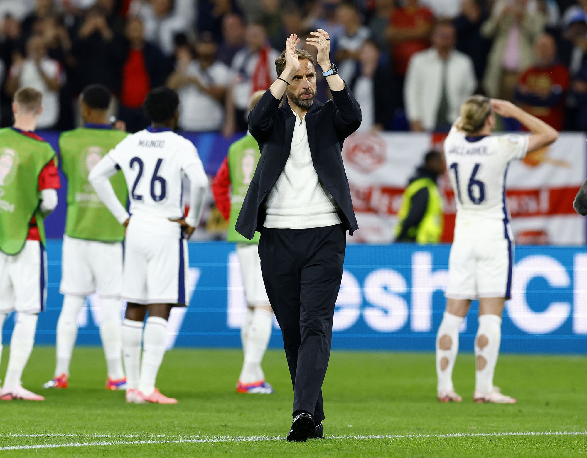 HLV Gareth Southgate hai lầ đưa tuyển Anh vào chung kết Euro 2020, 2024 - Ảnh: REUTERS