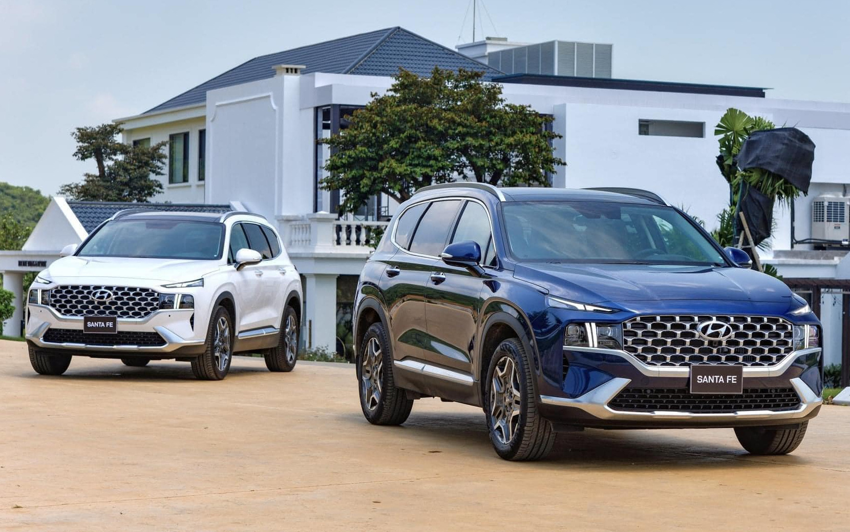 Hyundai Custin hé lộ bản mới khác biệt với bản đang bán ở Việt Nam - Ảnh 5.