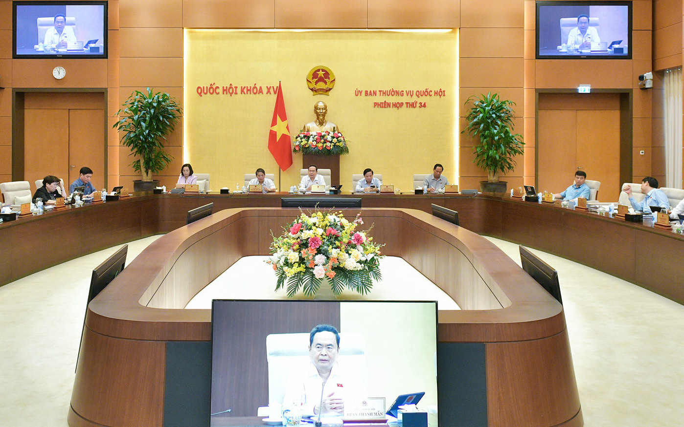 Bộ trưởng Phạm Thị Thanh Trà: Từ 1-7, tăng lương cơ sở từ 1,8 triệu lên 2.340.000 đồng- Ảnh 2. Thông tin mới về đề xuất quy định mức lương hưu hằng tháng thấp nhất bằng mức tham chiếu