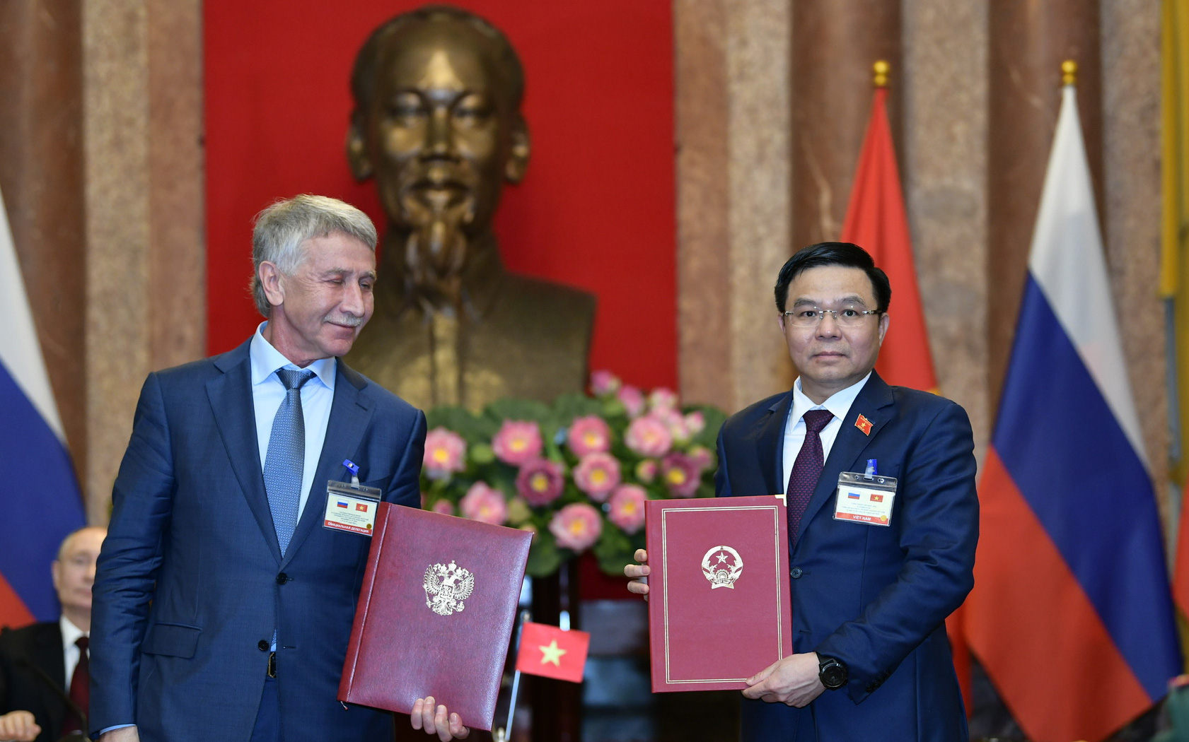 Thủ tướng Phạm Minh Chính hội kiến Tổng thống Nga Vladimir Putin- Ảnh 8. Việt Nam, Nga ký 11 văn kiện hợp tác trong chuyến thăm của Tổng thống Putin