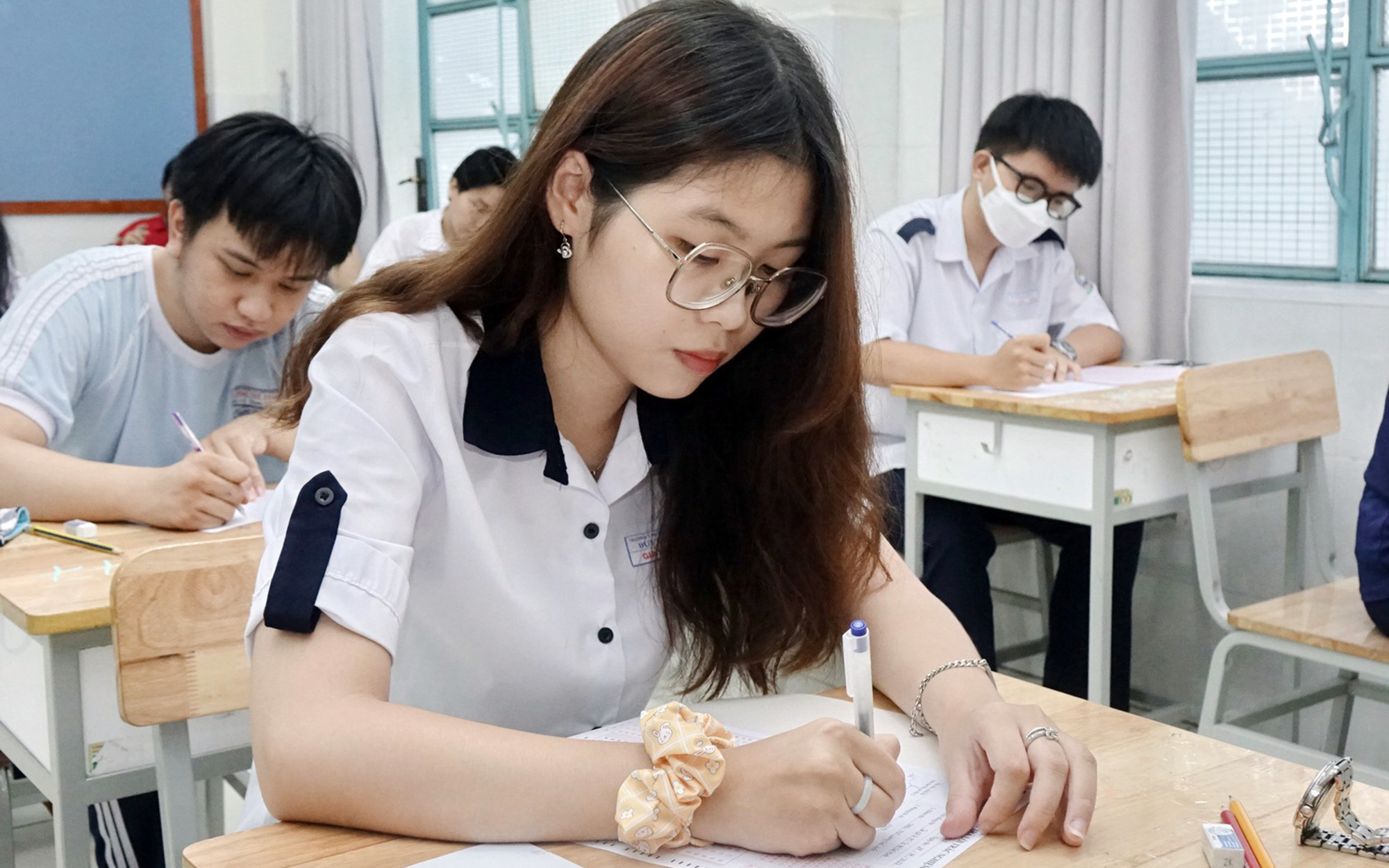 Ôn thi tốt nghiệp THPT 2024: đề, đáp án tham khảo ngữ văn