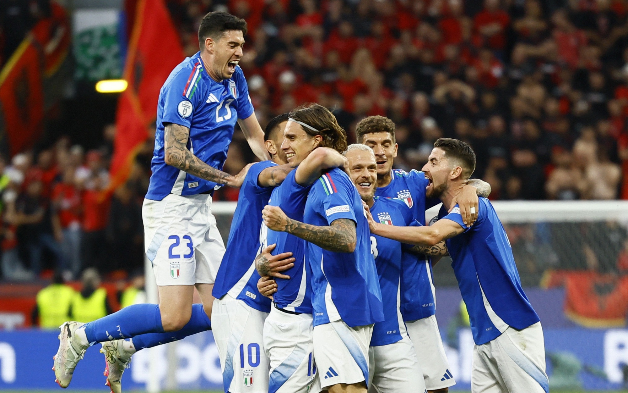 Tuyển Ý đi tiếp nhờ bàn gỡ hòa ở phút bù giờ thứ 8 trước Croatia- Ảnh 2. Máy tính soi tỉ số Euro 2024: Ý từ hòa đến thắng Croatia