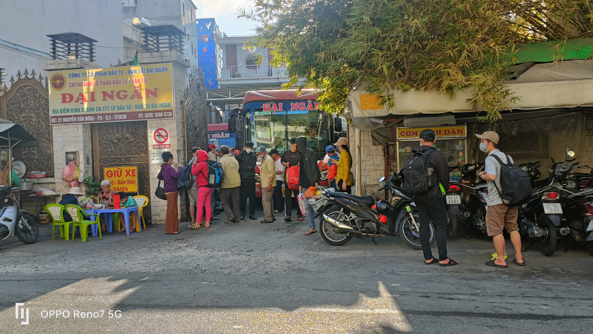 'Xe dù bến cóc' nói hoài vẫn không dẹp được, tại sao?