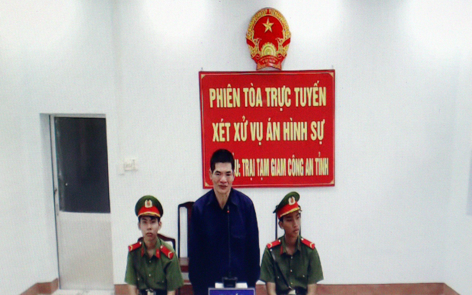 Vụ chồng chết, vợ cấp cứu sau cuộc cãi vã: Chuyển hồ sơ cho cơ quan điều tra hình sự quân đội- Ảnh 2. Nhẫn tâm chém vợ chết trước mặt con trai, người chồng lãnh án tử hình