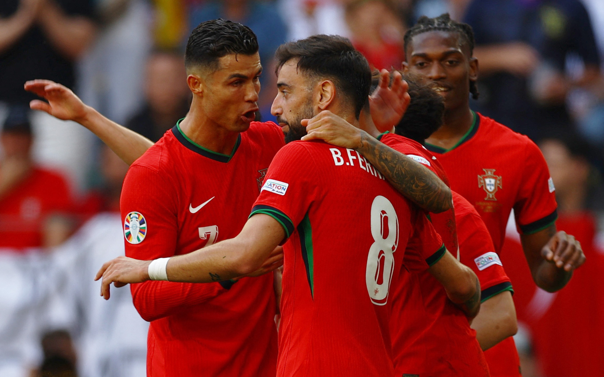 Georgia làm nên điều kỳ diệu, vượt qua vòng bảng Euro 2024- Ảnh 2. Máy tính soi tỉ số Euro 2024: Bồ Đào Nha đánh bại Georgia