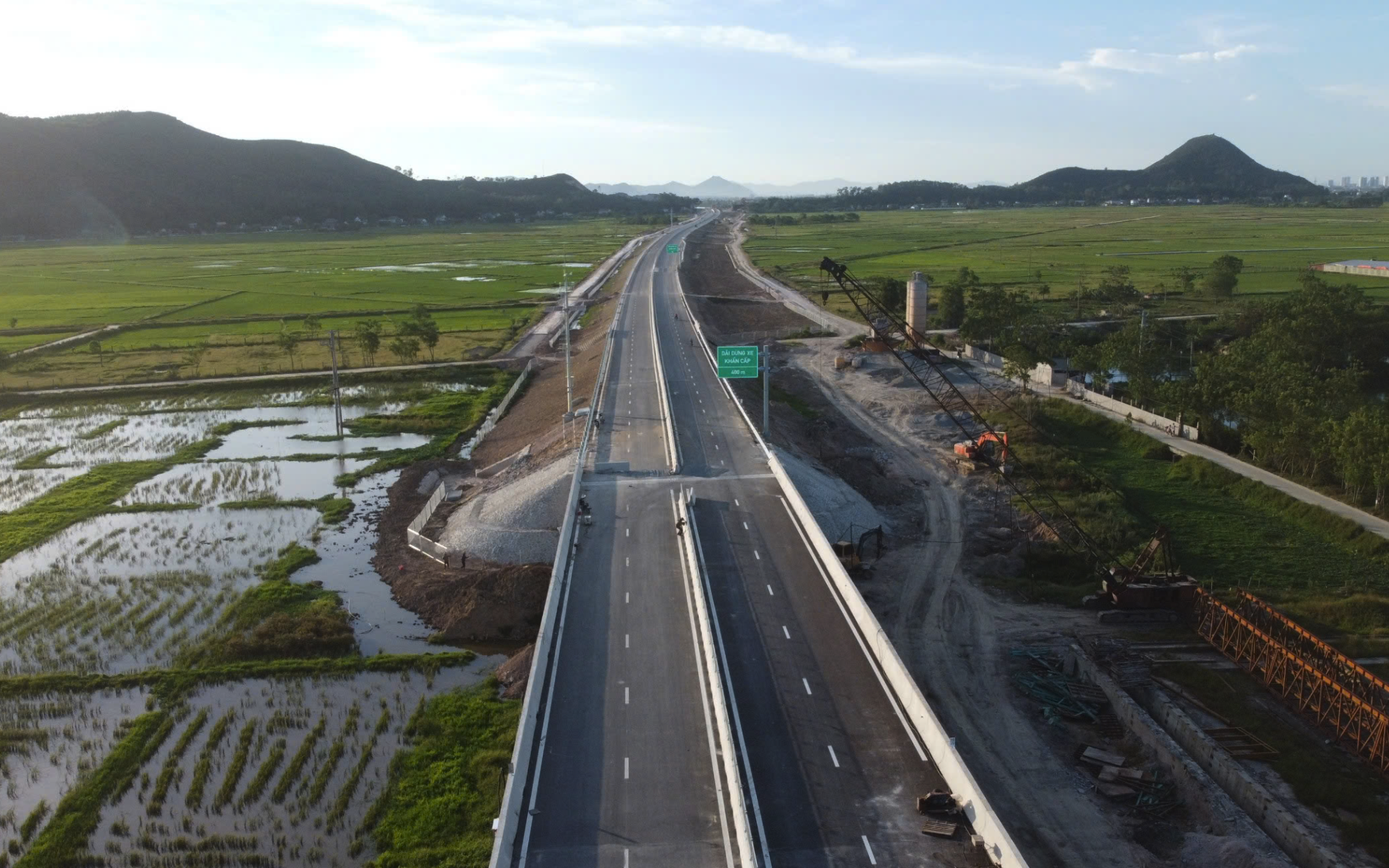 Đi cao tốc Diễn Châu - Bãi Vọt phải trả phí bao nhiêu?- Ảnh 3. Thông xe 19km còn lại trên cao tốc Diễn Châu - Bãi Vọt từ ngày 30-6