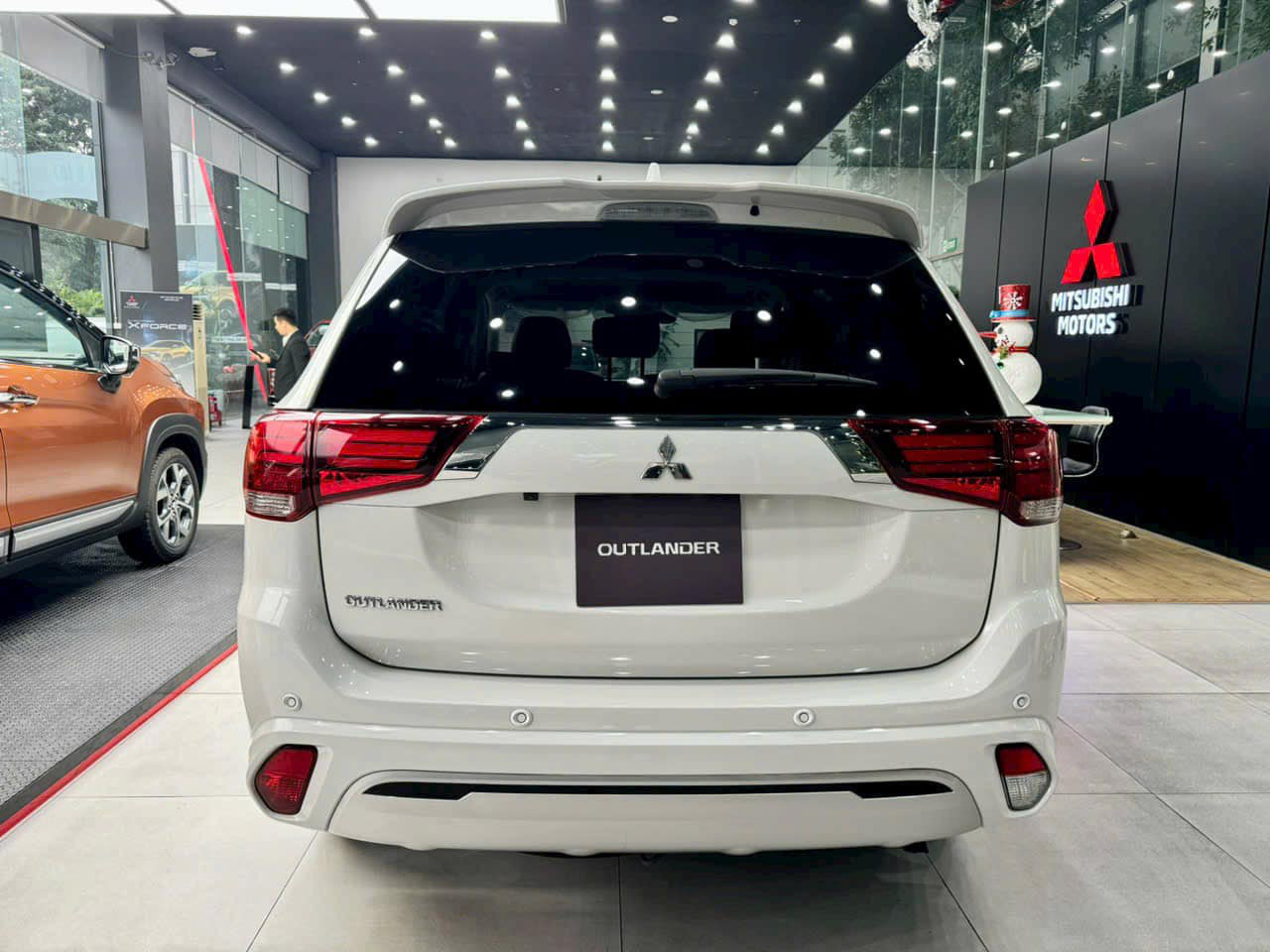 Tin tức giá xe: Mitsubishi Outlander giảm tới 140 triệu tại đại lý, số lượng rất hạn chế- Ảnh 3. Tin tức giá xe: Mitsubishi Outlander giảm tới 140 triệu tại đại lý, số lượng rất hạn chế- Ảnh 3.