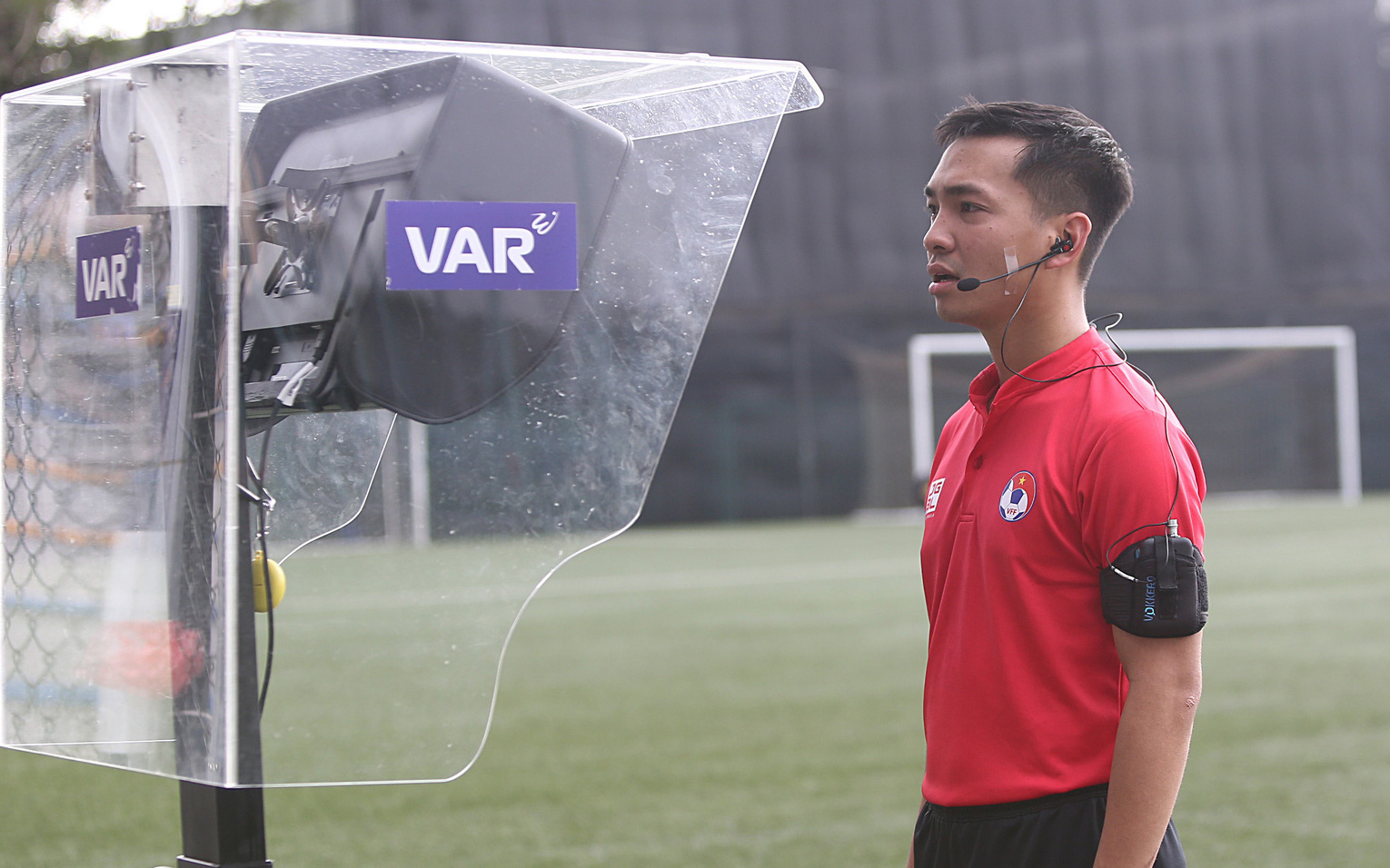 VFF đưa VAR vào giải hạng nhì, bóng đá nữ- Ảnh 4. Chủ tịch VFF: Mục tiêu 100% trận đấu V-League 2024-2025 áp dụng VAR
