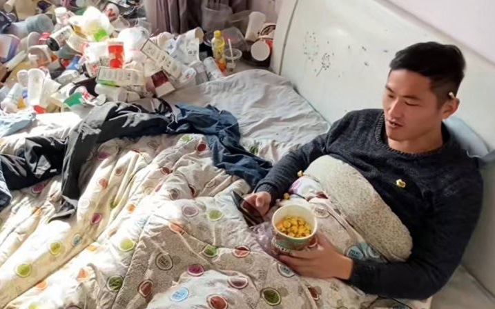 Có 3,5 tỉ đồng nhưng chọn sống giữa "bãi rác" thay vì kết hôn