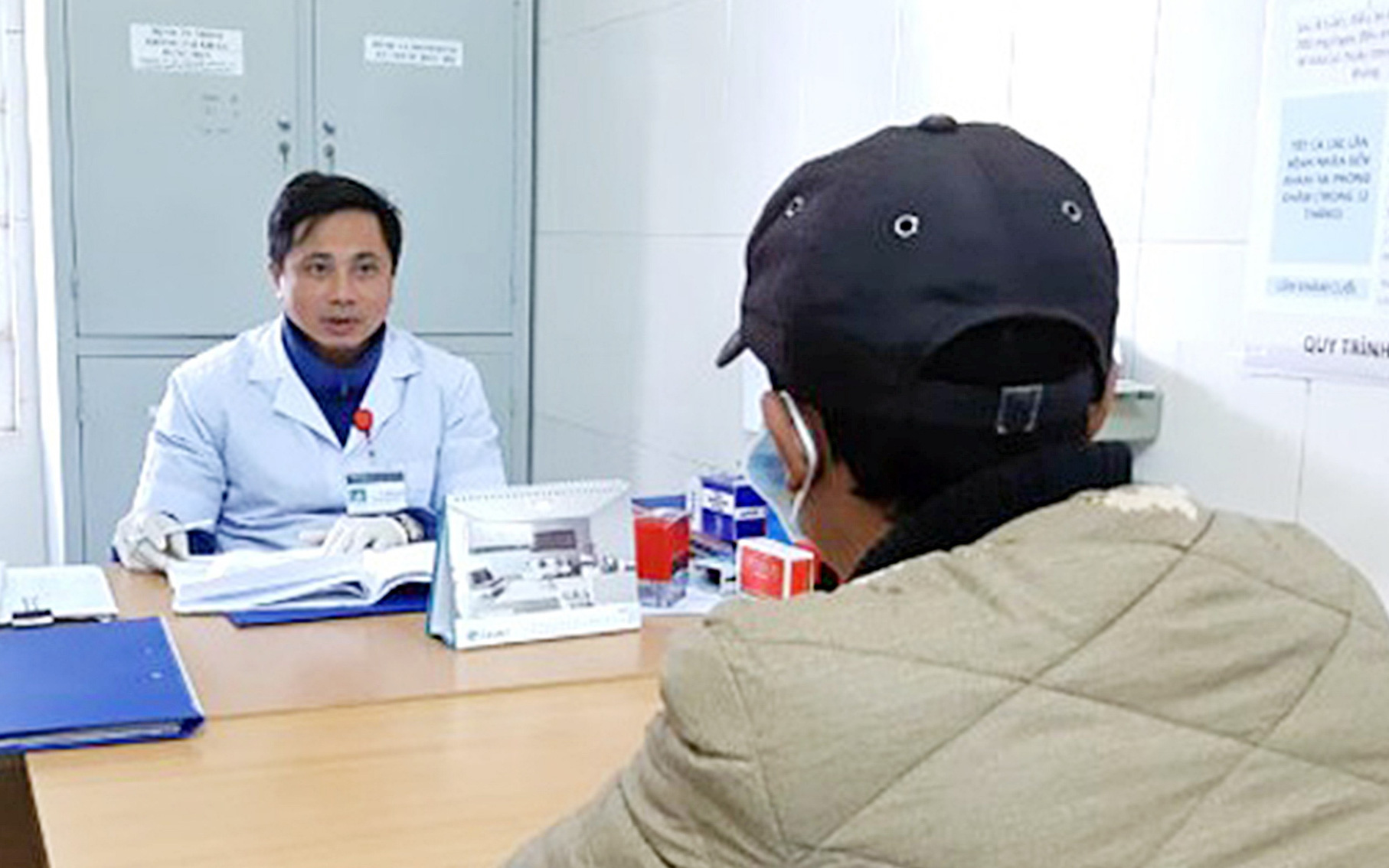 Đã có thuốc điều trị cho bệnh nhân nhiễm HIV- Ảnh 2. Bệnh nhân HIV lo không có thuốc điều trị