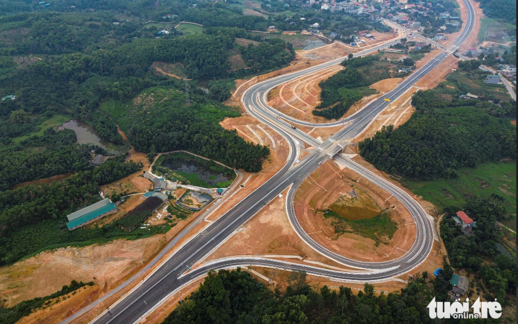Thủ tướng: Thi đua hoàn thành 3.000km đường cao tốc trước ngày 31-12-2025- Ảnh 2. Mở rộng đường nối cao tốc Nội Bài - Lào Cai với cao tốc Tuyên Quang - Phú Thọ