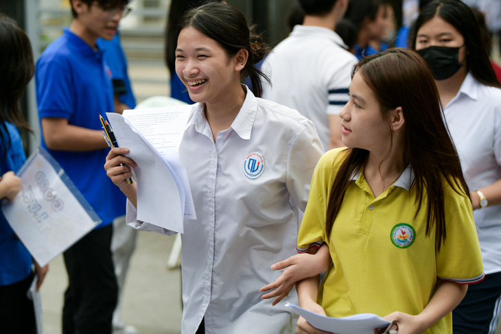 Đề thi tiếng Anh tuyển sinh lớp 10 Hà Nội: Vừa sức, không đánh đố- Ảnh 12.