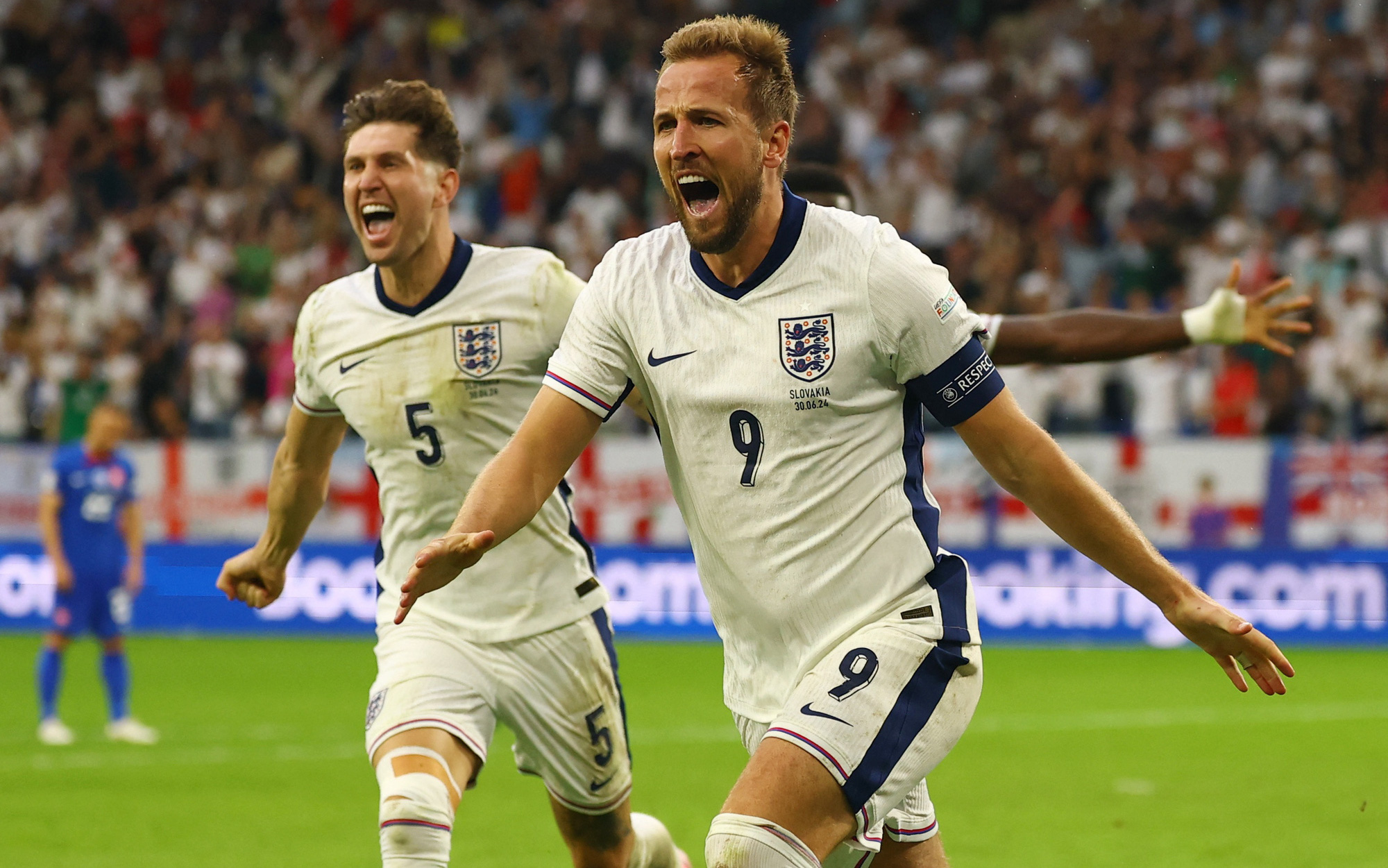 HLV Slovakia xô xát với cầu thủ Anh tại Euro 2024- Ảnh 2. Tuyển Anh vào tứ kết Euro 2024 sau 120 phút vất vả trước Slovakia