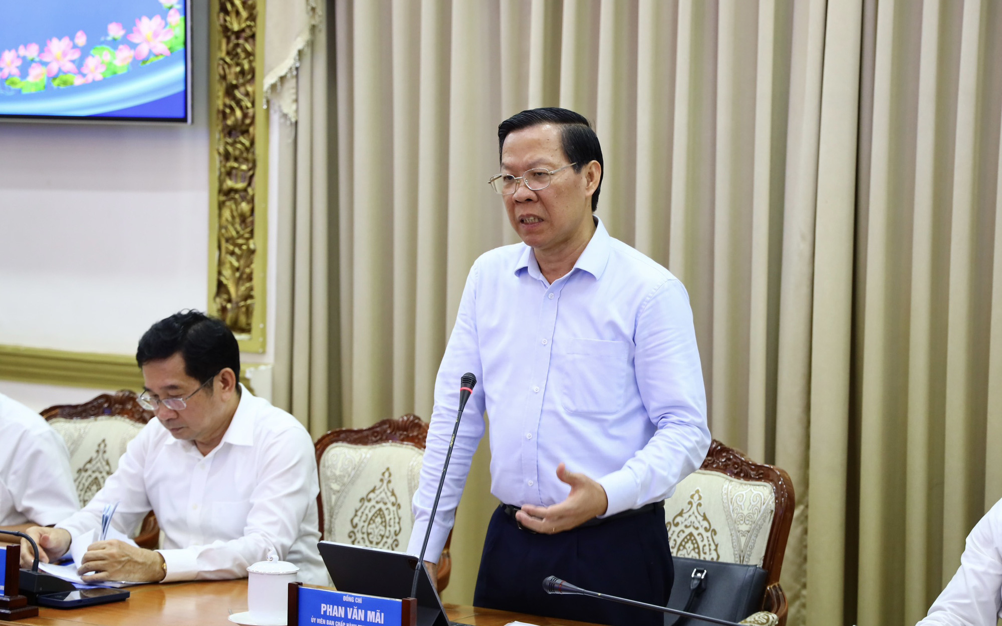 Chào mừng 50 năm thống nhất, chăm lo cho người nghèo, không để ngập nước, kẹt xe, ô nhiễm- Ảnh 3. 6 tháng chỉ giải ngân 13,8%, TP.HCM lại