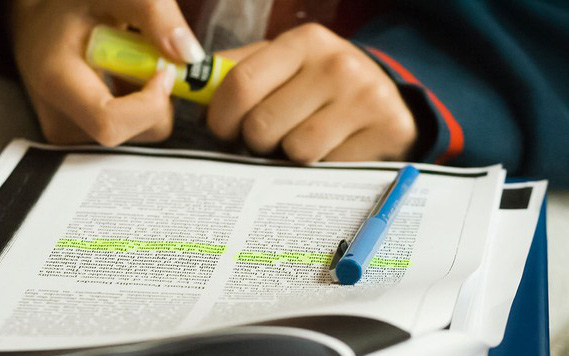 Nhà nghiên cứu Việt Nam có tên trong danh sách tác giả 'siêu năng suất' nói gì?- Ảnh 2. Cấu kết sản xuất bài báo khoa học quốc tế: Dữ liệu bất thường vẫn được công bố