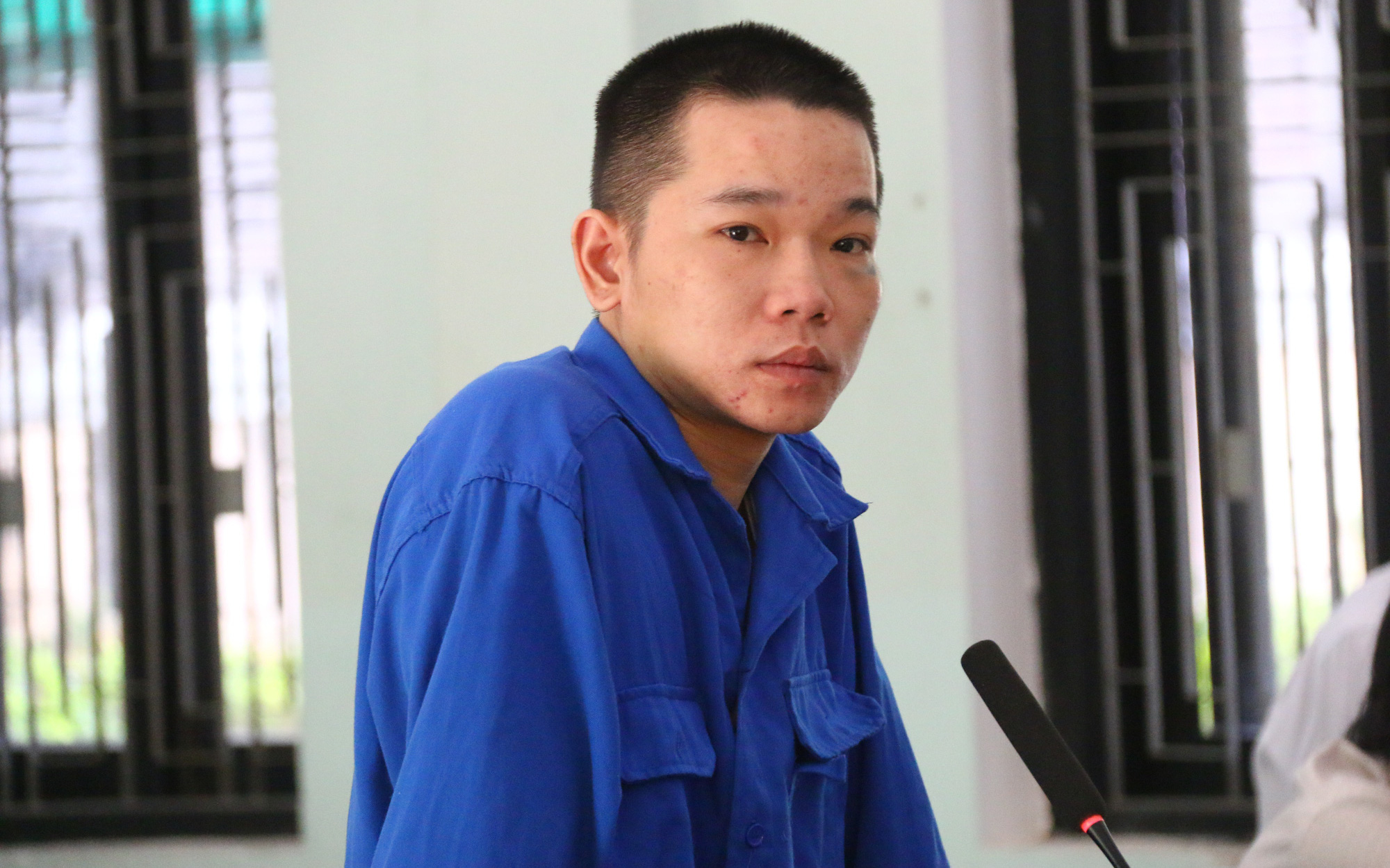 Truy tặng Huân chương Bảo vệ Tổ quốc cho phó trưởng công an phường ở Huế hy sinh- Ảnh 2. Người đàn ông đâm chết phó trưởng công an phường lãnh 20 năm tù